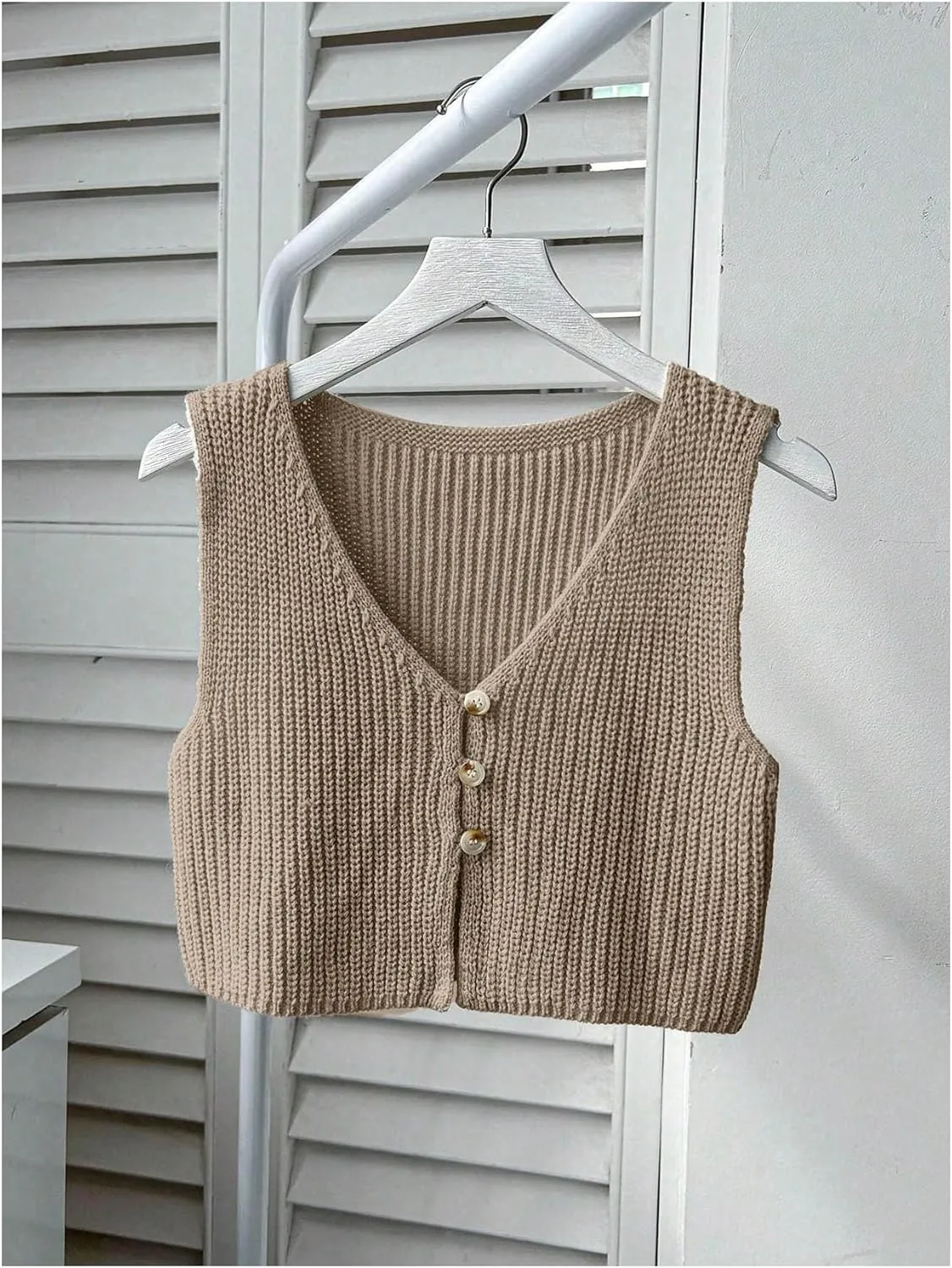 SweatyRocks Women's Button Front Sweater Vest Split V Neck Sleeveless Crop Knit Tops