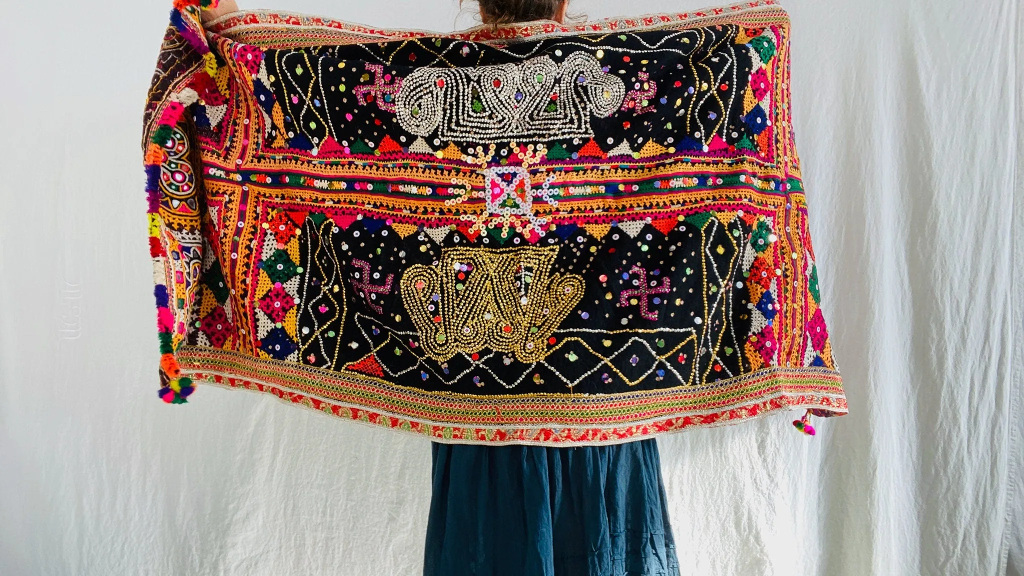 Vintage Rabari Wool Shawl & Throw. Mirror work. Embroidered 0186