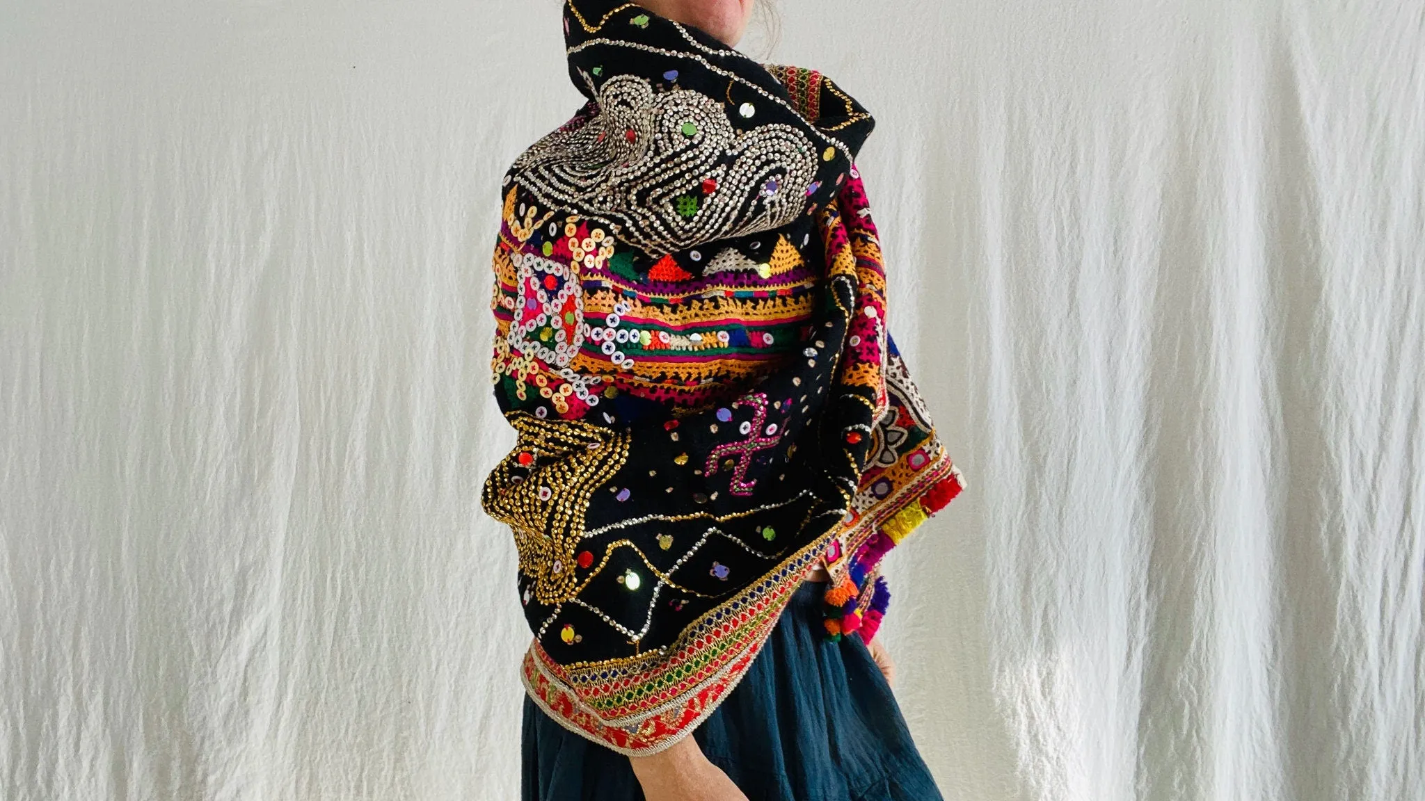 Vintage Rabari Wool Shawl & Throw. Mirror work. Embroidered 0186