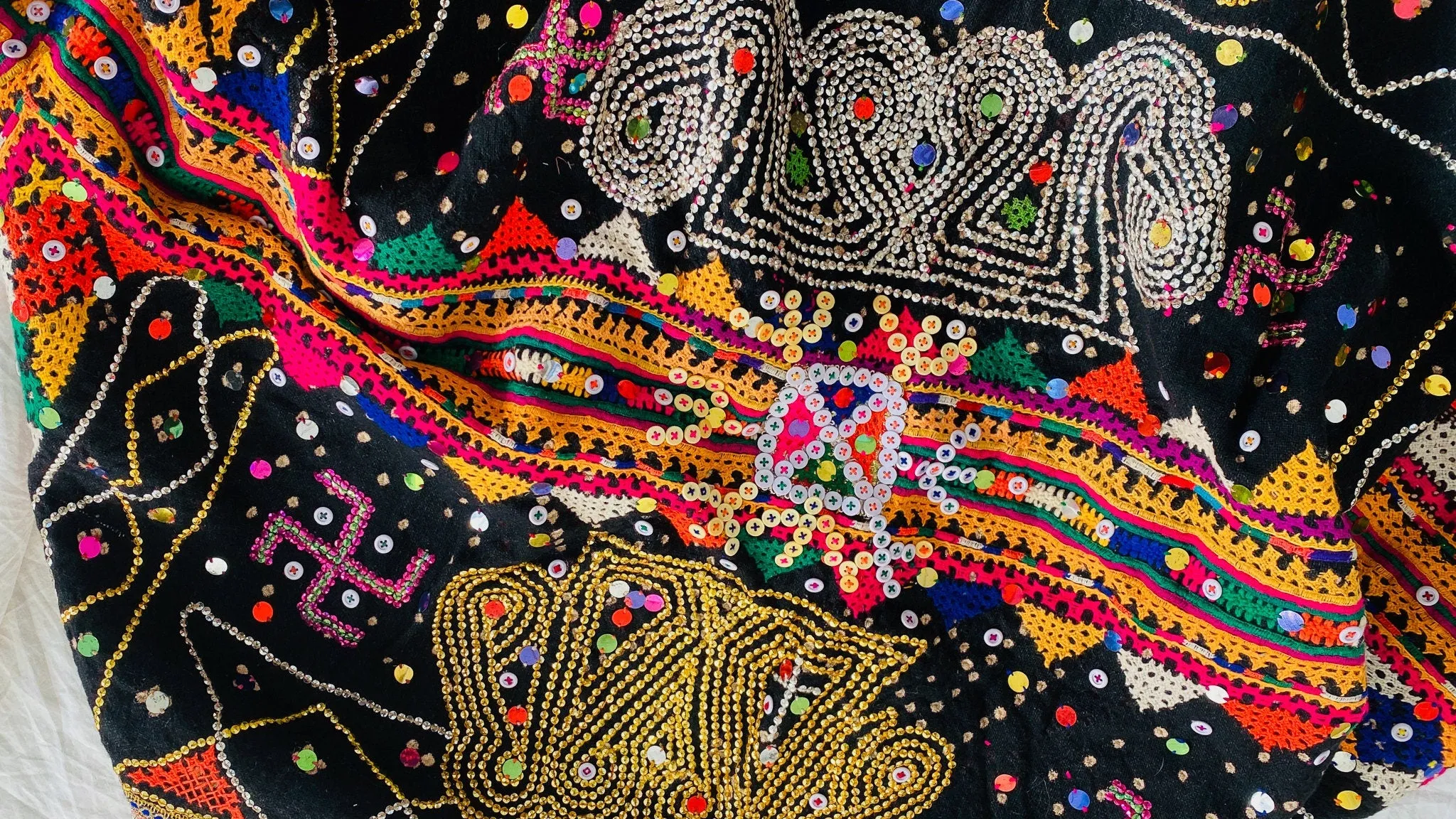 Vintage Rabari Wool Shawl & Throw. Mirror work. Embroidered 0186