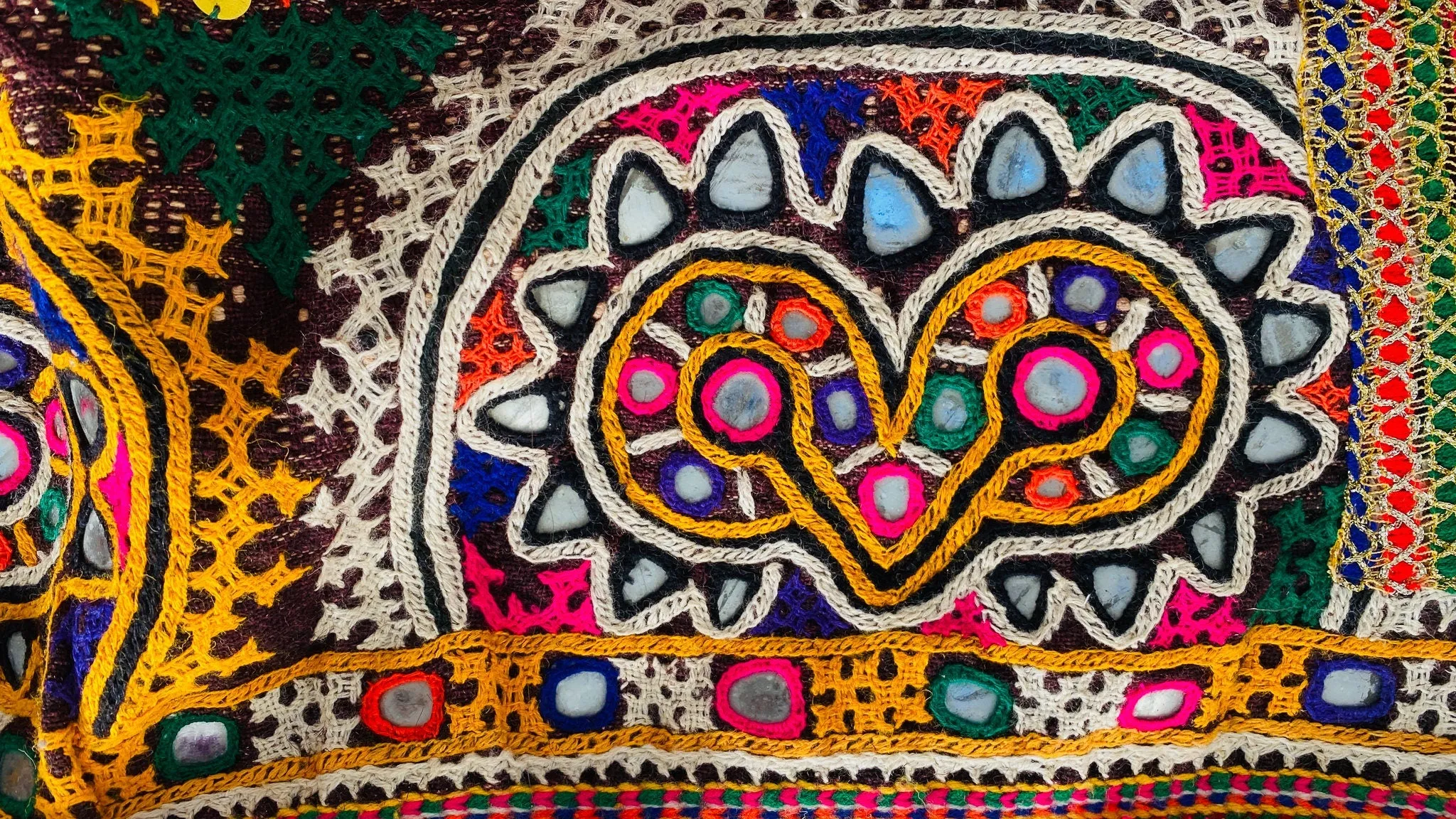 Vintage Rabari Wool Shawl & Throw. Mirror work. Embroidered 0186